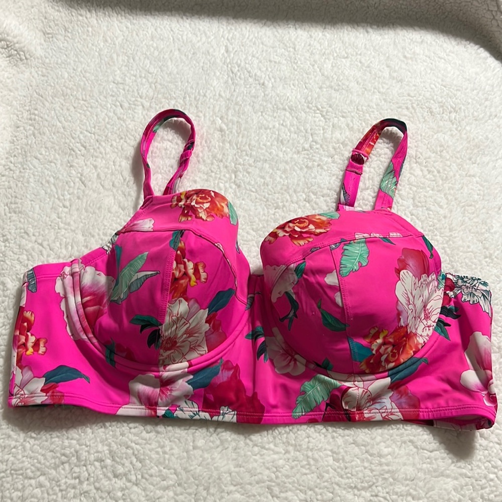 Torrid size 3R hot pink swim top